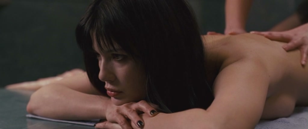 RAYNE takes out time from vamire slaying to enjoy a steamy massage.